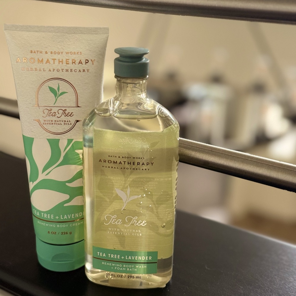BATH & BODY WORKS tea tree aromatherapy body set